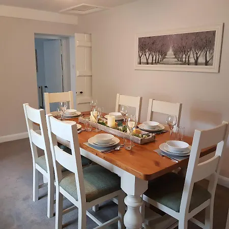 Dove Cottage - Sleeps 6 Near Cartmel *